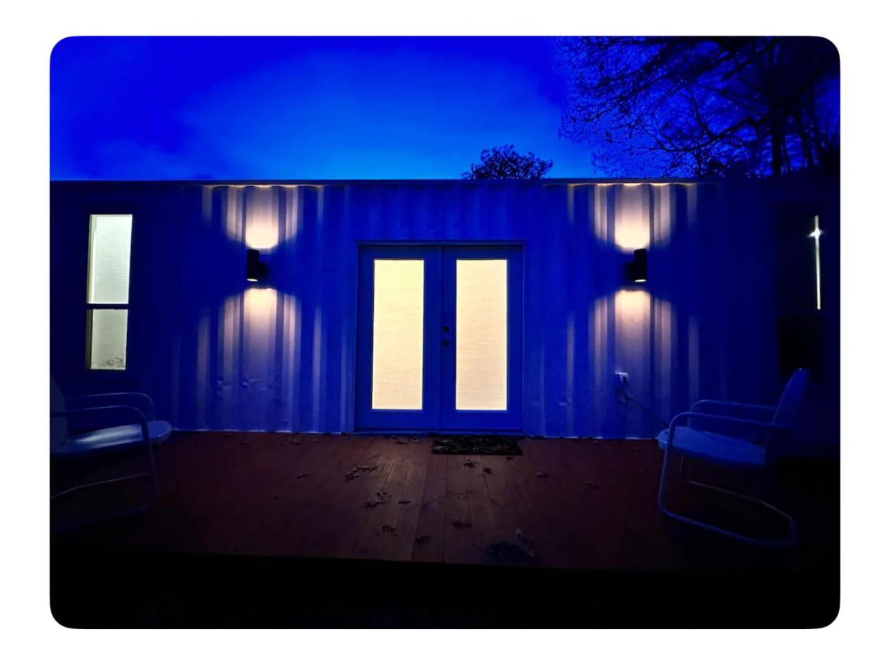 Nomehaus Shipping Container Studio Residential Neighborhood Атенс Екстериор снимка