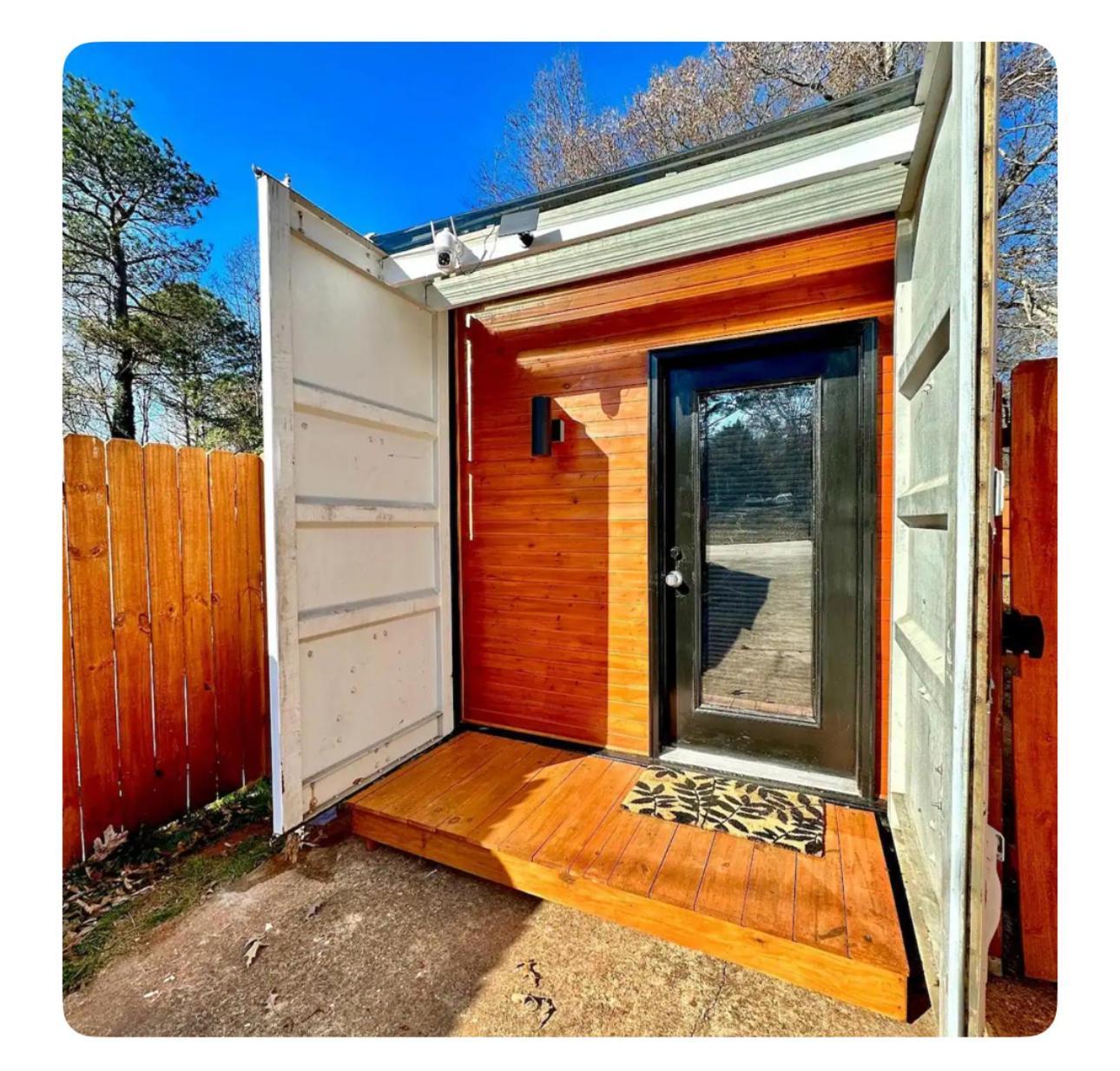 Nomehaus Shipping Container Studio Residential Neighborhood Атенс Екстериор снимка